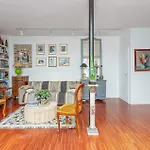 Gorgeous Home In Paris With Wifi